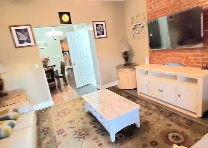 Apartment Duplex In Columbus, Ohio *